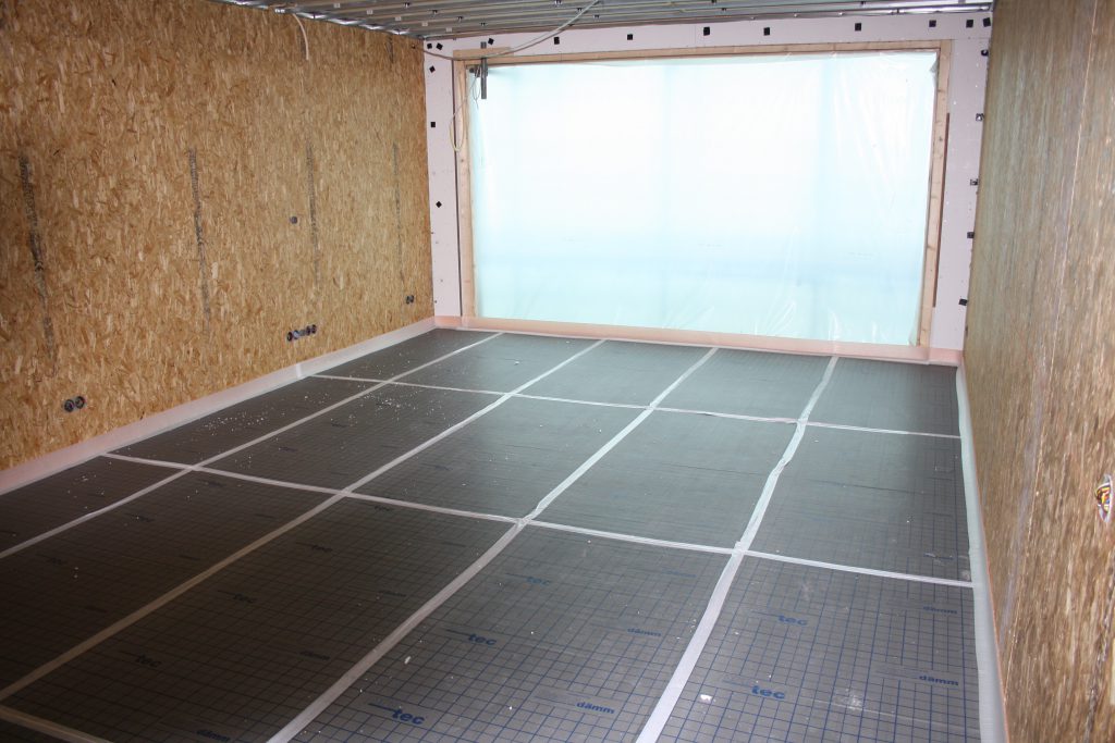 Contactgeluid isolerende vloersystemen versus correcte aansluiting